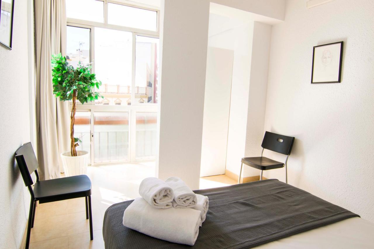 Апартаменты Letmalaga Economy Compas Экстерьер фото